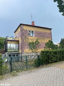Dom wolnostojący z piwnicą i garażem