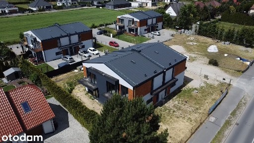 Nowoczesne segmenty w kameralnej zabudowie z ogródkami, tarasami