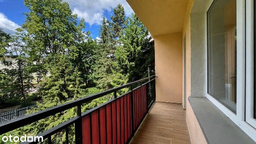 Po remoncie, pierwsze piętro, balkon, blisko centrum, ul. Żelazna 38