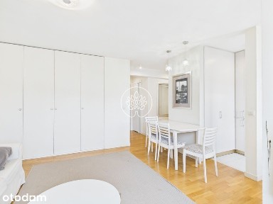 Centrum / Kamienica / Trzy pokoje / balkon / 54m2
