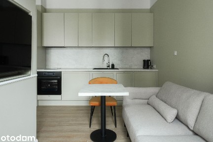 Studio z balkonem 28 m² w odrestaurowanej kamienicy | pierwszy najem
