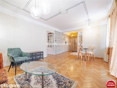 Kameralne mieszkanie blisko centrum.