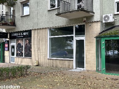 Lokal usługowy z dużą witryną blisko AWF, po kapitalnym remoncie