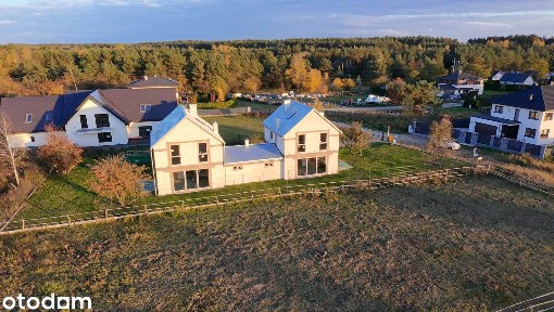Nowe pół bliźniaka. Pompa ciepła i woda miejska, duży ogródek.