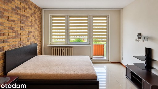 1-pokojowe z balkonem, piwnicą i widokiem na zieleń. 5 piętro BEZ POŚR
