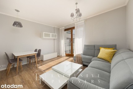 Apartamentowiec | metro wierzbno | balkon