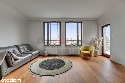 Apartament z halą garażową na przeciwko parku