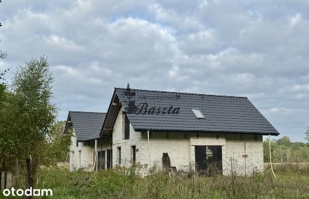 Bliźniak otoczony zielenią, 160 m2 na działce 1180 m2. Rzędziny.