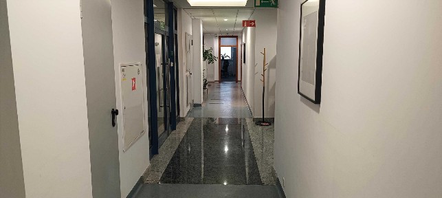 Samodzielne biuro 420 m2 w biurowcu Włochy