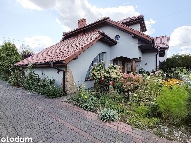 Wyjątkowy dom 200 m na wynajem nad rzeką Jeziorką!