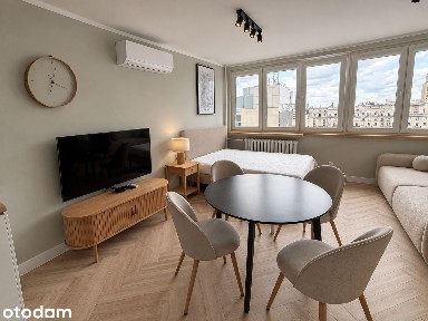 Klimatyzowana kawalerka 29 m² | Widok na centrum | Metro Świętokrzyska
