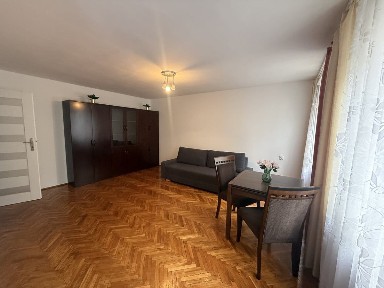 Szpital Grochowski ul. Zabarska, kawalerka z oddzielną widną kuchnią