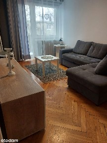 Centrum/30m2/ trzecie piętro/ balkon