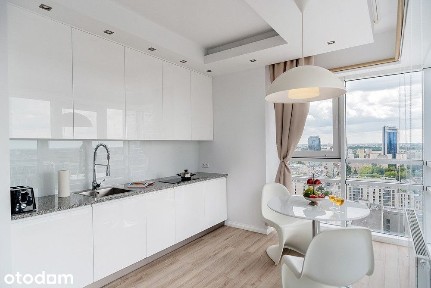 Nowoczesne mieszkanie w Platinum Towers