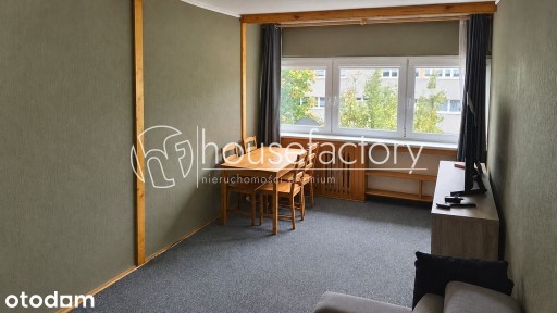 2pok., 43m², 2. piętro, przy parku, do remontu