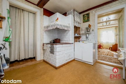 Zadbane siedlisko z budynkami gospodarczymi 7400m²