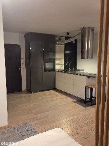 36 m², 2 pokoje - dostępne od zaraz. Parking i komórka w cenie.