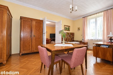 Nietuzinkowe mieszkanie pomiędzy dwoma parkami- garaż
