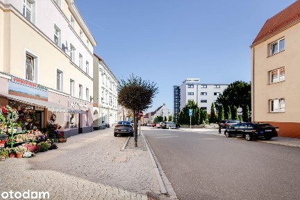 Klimatyczne 2-pokojowe mieszkanie przy Rynku z oknami na podwórze
