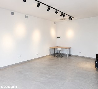 Salon kosmetyczny/ Barber / sklep/ biuro/ 33 m2 - Czyżów 61/ DK94