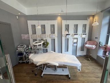 OKAZJA TYLKO DO KONCA TYGODNIA!ODSTĄPIĘ ( Wynajmie) w pełni wyposażony salon kosmetyczny | CENTRUM KATOWIC