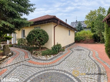 Dom parterowy z basenem i sauną - 130m 3 pok.