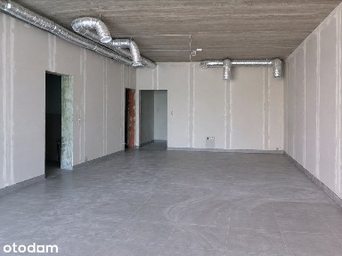 Lokal 74 m² z witrynami | ruchliwa ulica | parking