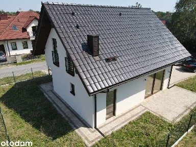 Dom jednorodzinny w spokojnej okolicy-bardzo oszczędny.