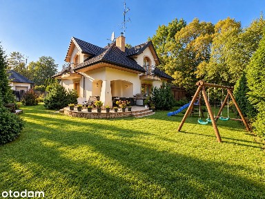 Przestronny dom pod Warszawą | Zamknięte osiedle | Ogród 1000 m²