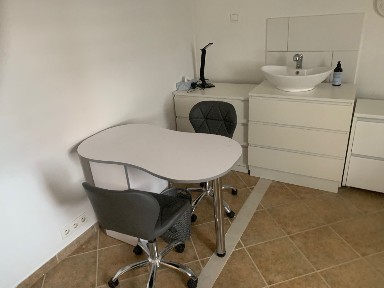 Wynajem stanowiska manicure-pedicure