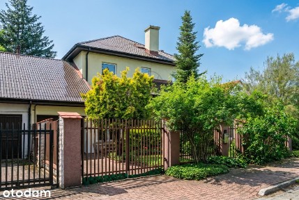 Dom na zielonym osiedlu, Nadarzyn