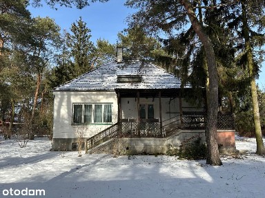 Klasyczny dom z lat 60 otoczony zielenią *REZERWACJA*