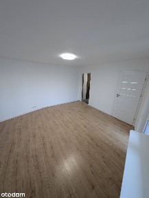 Millera 12 - świeżo po remoncie, nieumeblowane, osobna kuchnia, balkon