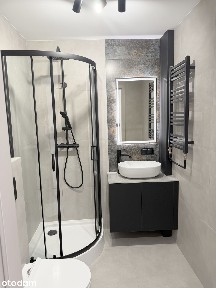 Po generalnym remoncie, 42 m², 3 pokoje z aneksem, balkon + piwnica