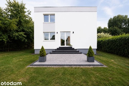 Dom wolnostojący po generalnym remoncie - 283 m², pięknie wykończony !