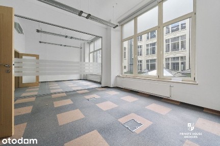 Na wynajem przestronny lokal 260 m2 Rynek 1 piętro