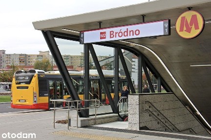 Dwa pokoje z balkonem do remontu obok metra M2 Bródno - 200m do stacji