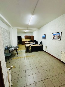 Biuro 36 m2 z lazienka w walbrzyskim rynku