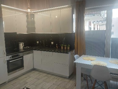 Wynajmę kawalerkę na Aluzyjnej z miejscem w garażu w cenie