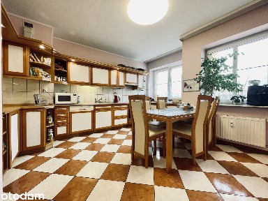 Garaż | PV 1kW | Loggia | Piwnica 17 m² | Dwie klimatyzacje | Alarm