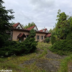Okolice Aleksandrowa. Budynek mieszkalno - użytkowy blisko trasy S14