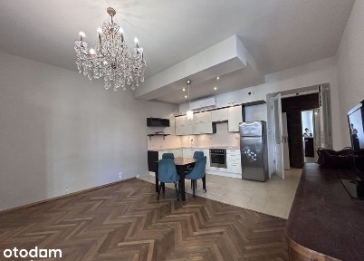 64 m² | zabytkowa kamienica | centrum Krakowa | po remoncie
