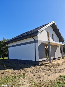 Wolnostojący dom z garażem na wsi