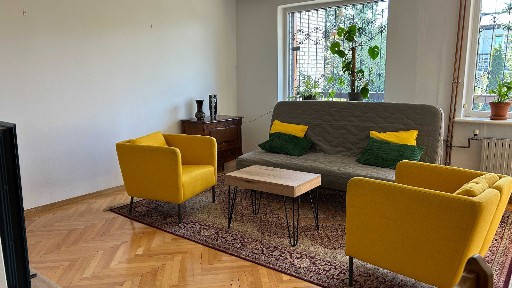 Duży szeregowiec o powierzchni 120m2+60m2, na wynajem w super lokalizacji Katowice-Panewniki. Ogród, garaż na dwa auta, 4 sypialnie.