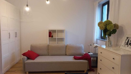 Wyjątkowa kawalerka (33 m2) w odrestaurowanej kamienicy w centrum Łodzi