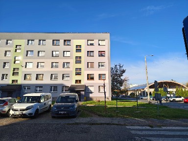 Mieszkanie w dobrej lokalizacji - 73,5 m2, 4 pokoje, 2 piętro.