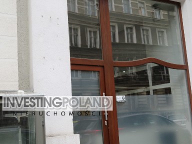 Lokal usługowo-handlowy w centrum miasta, parter,witryna.