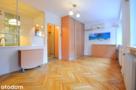 Centrum, atrakcyjna kawalerka po remoncie