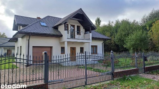 Dom wolnostojący z garażem