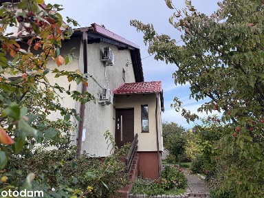 Dom w zabudowie bliźniaczej z garażem i klimatyzacją, spokojna okolica